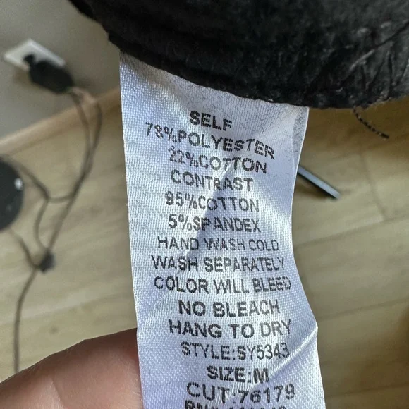 She + Sky Black Sweatshirt with Sequin Tiger Design - Size M - Picture 3 of 3